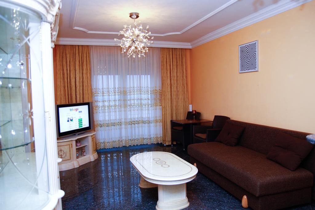 Club 218 Wellness Petra Apartman Siófok Eksteriør billede