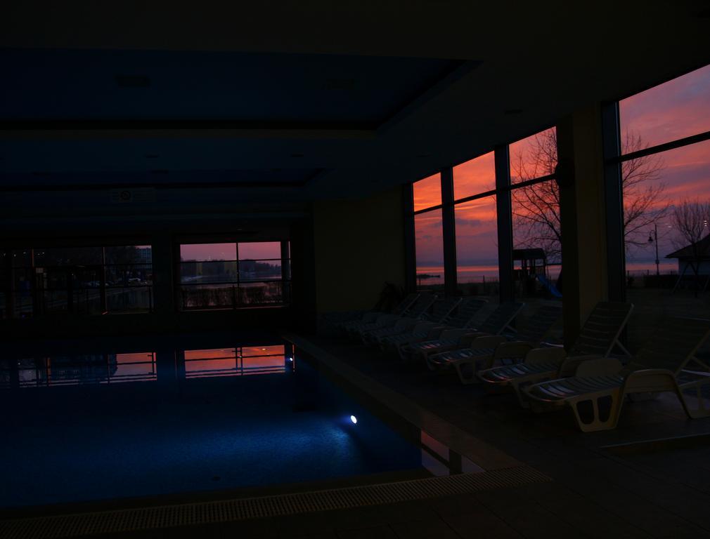 Club 218 Wellness Petra Apartman Siófok Eksteriør billede